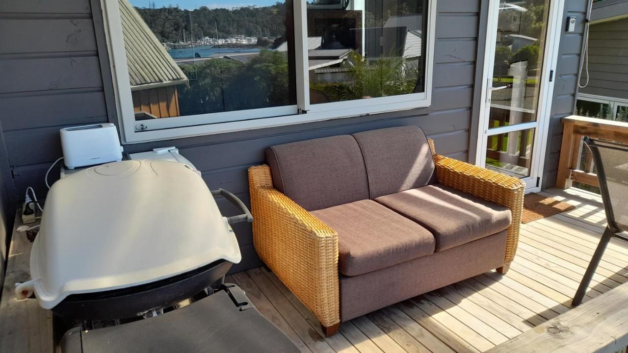 Marina Vista Cabin ตูตูคาคา ภายนอก รูปภาพ
